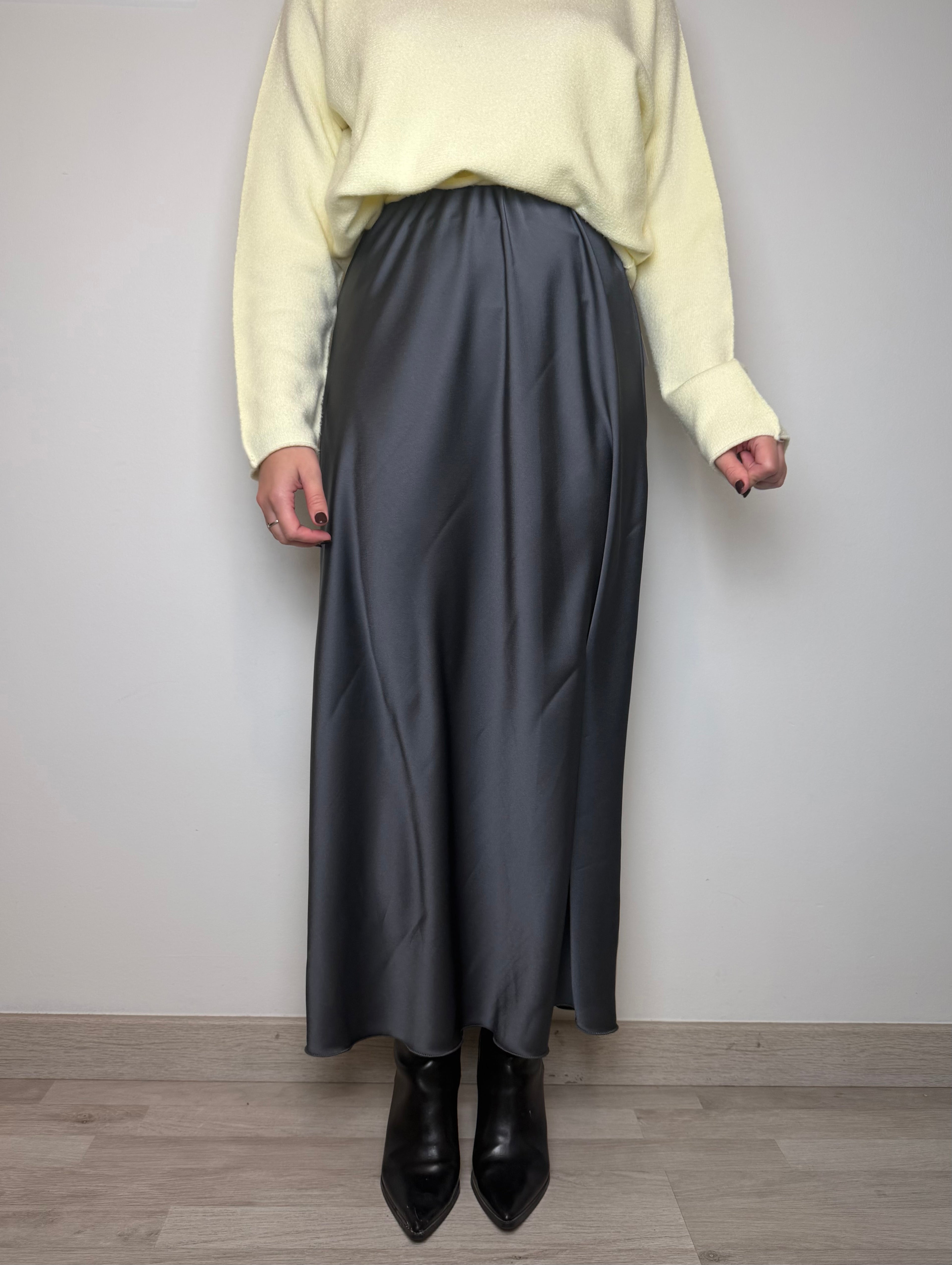 FALDA SATÉN GRIS
