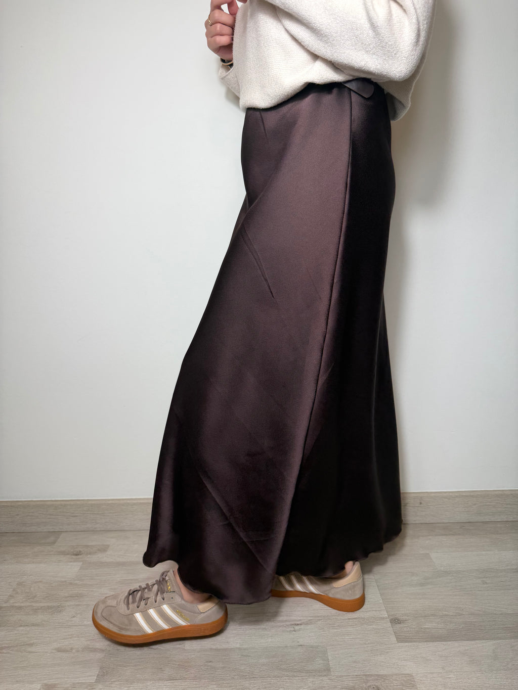 FALDA SATÉN MARRÓN