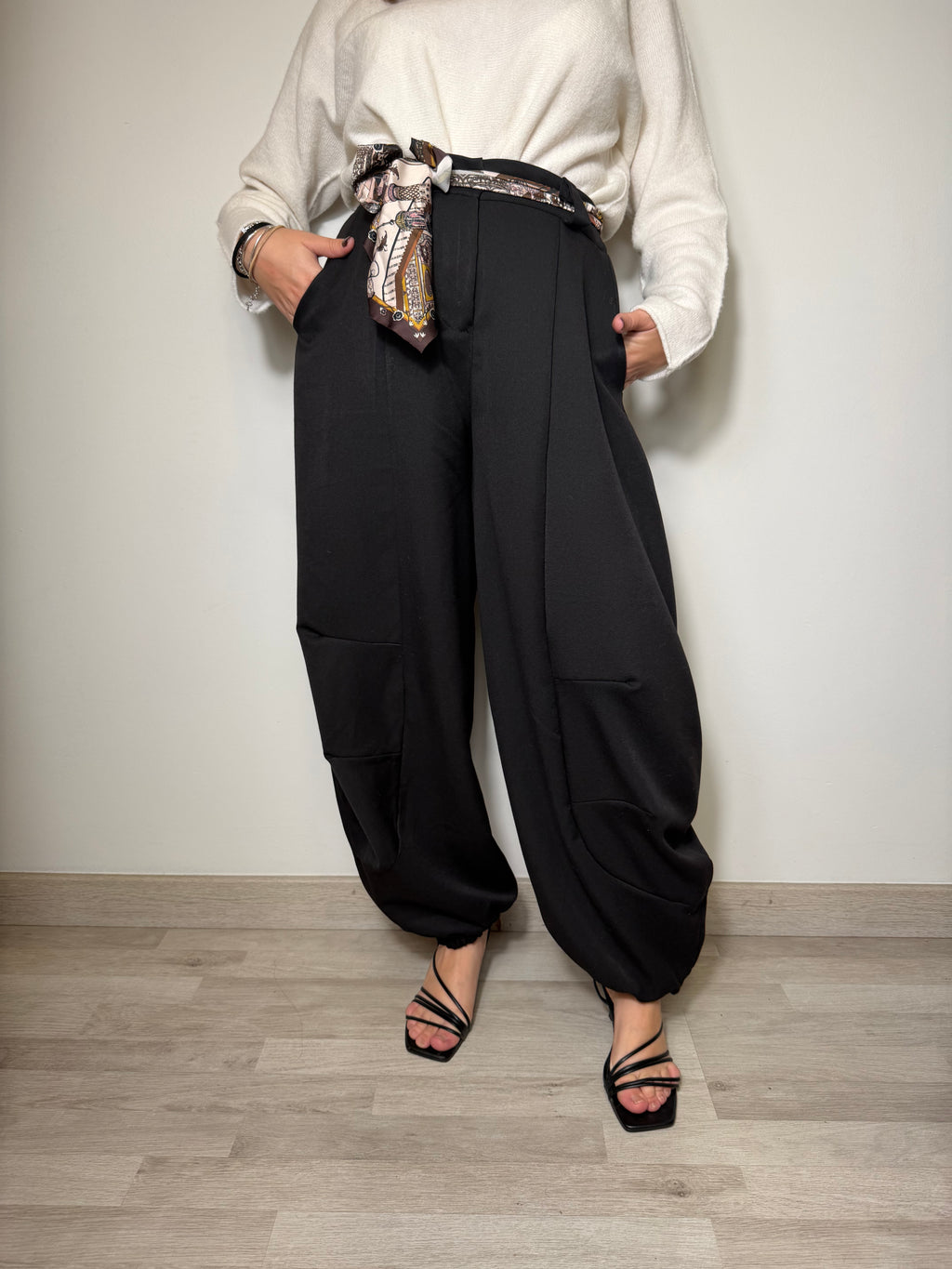 PANTALÓN MONCHI NEGRO