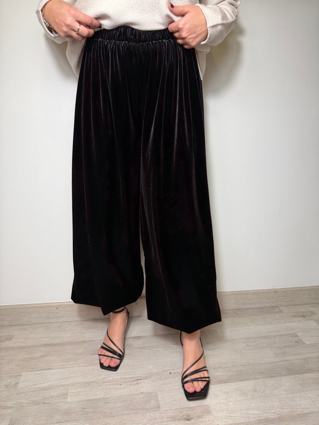 PANTALÓN BOMBO TERCIOPELO NEGRO