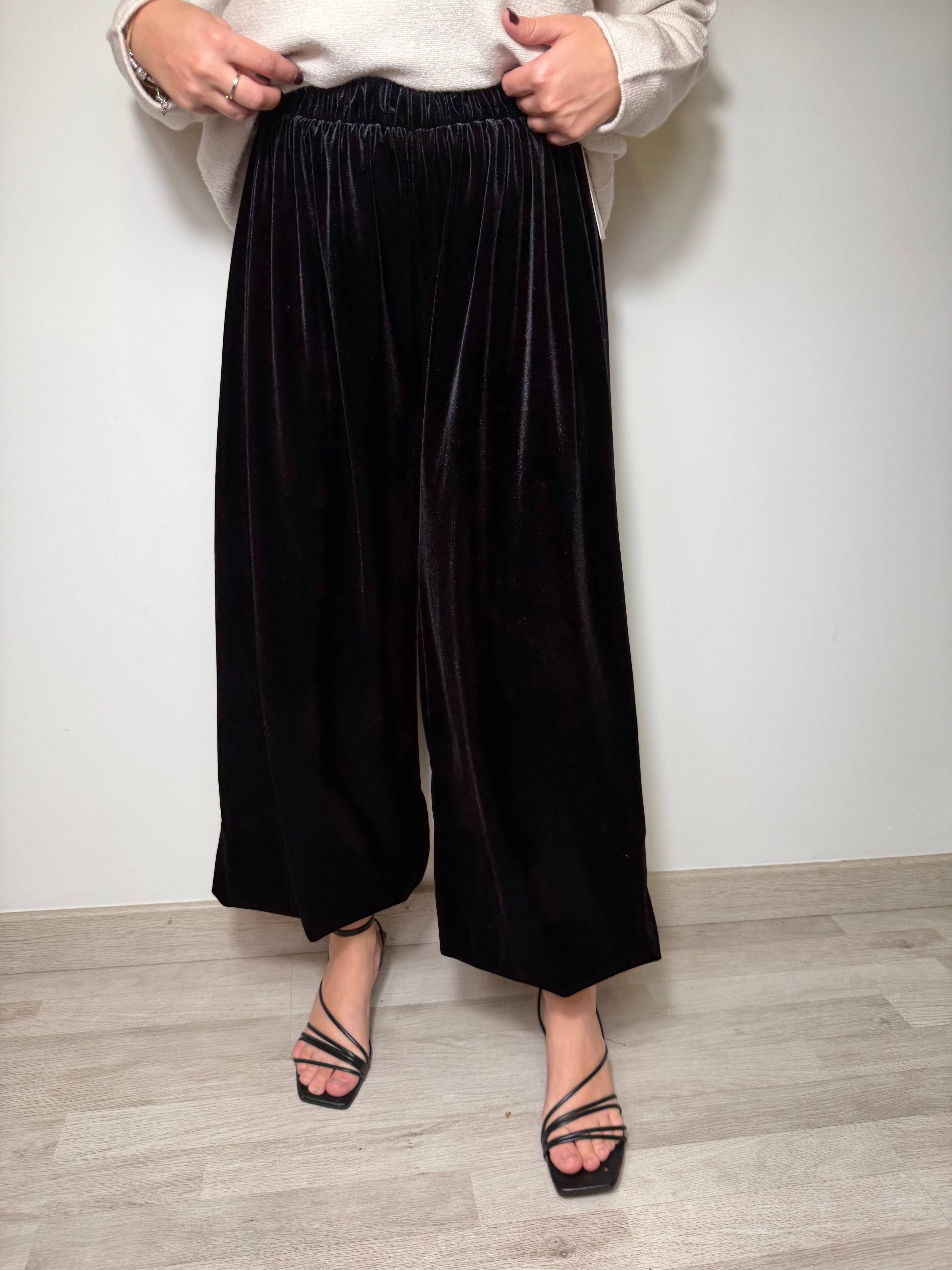 PANTALÓN BOMBO TERCIOPELO NEGRO